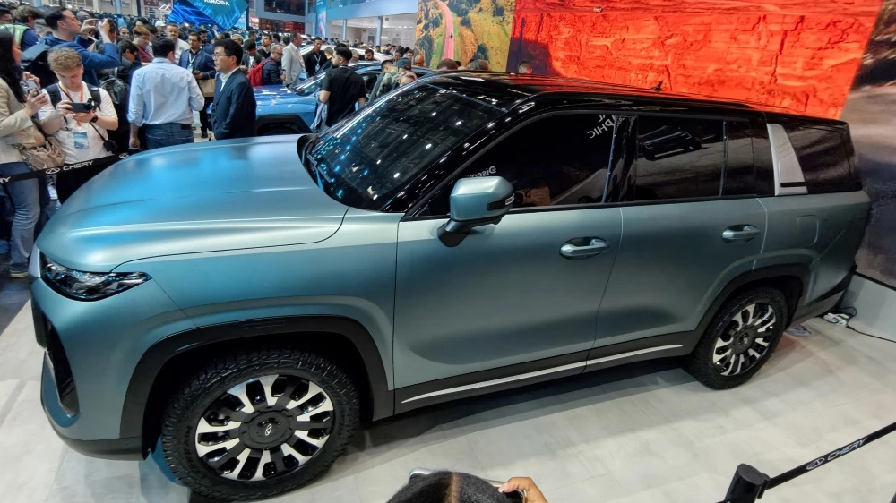 кроссовер chery tiggo v в Пекине сбоку
