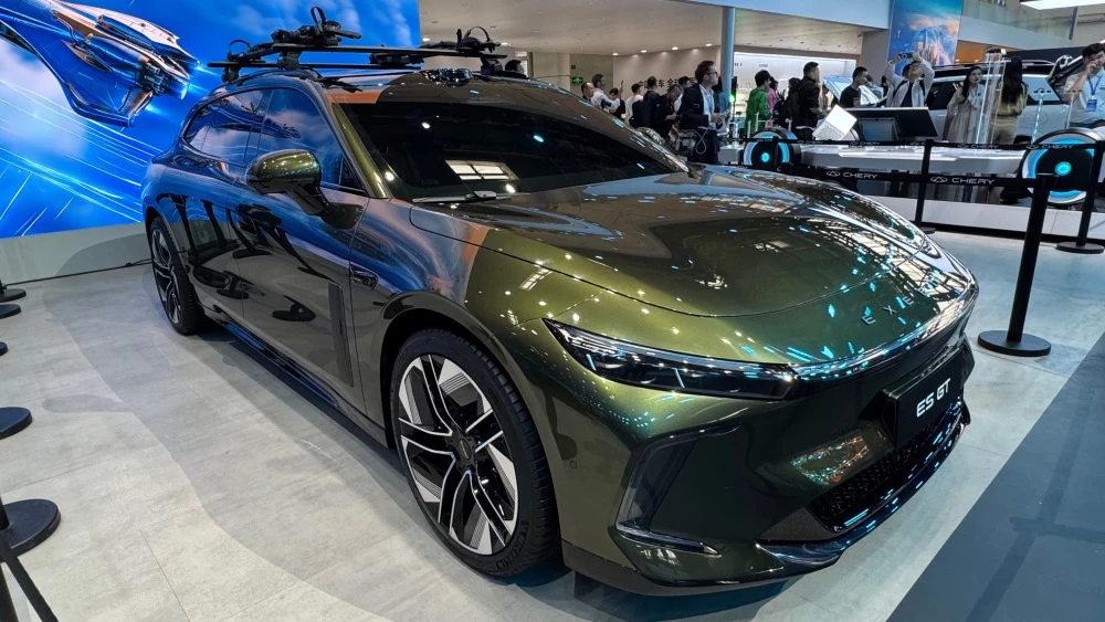 exlantix es gt сбоку спереди в Китае 2026
