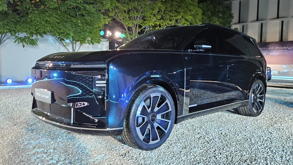 exlantix et8 concept сбоку спереди в Китае 2026