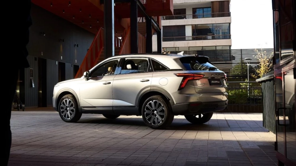 кроссовер haval jolion max сзади сбоку