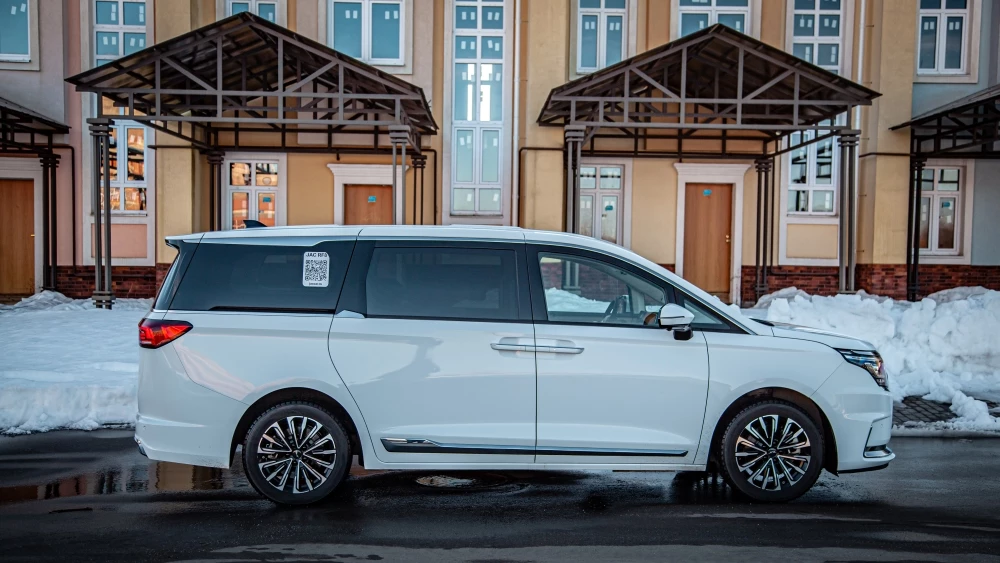 JAC RF8 минивэн тест сбоку