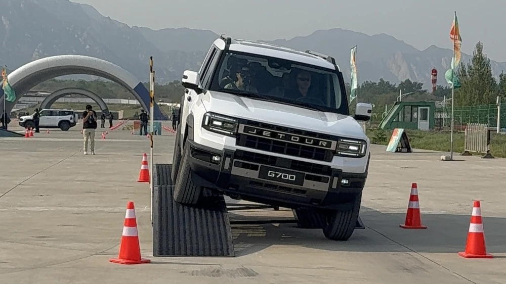 904 силы и пневма против бездорожья. Первое знакомство с Jetour G700 в Пекине