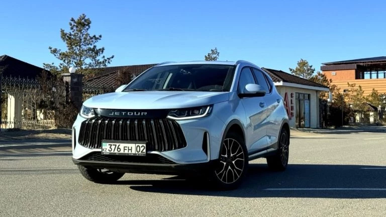 jetour x50 в казахстане тест сбоку спереди