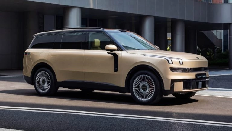 цены lynk co 900 пять мест сбоку спереди кроссовер золотой