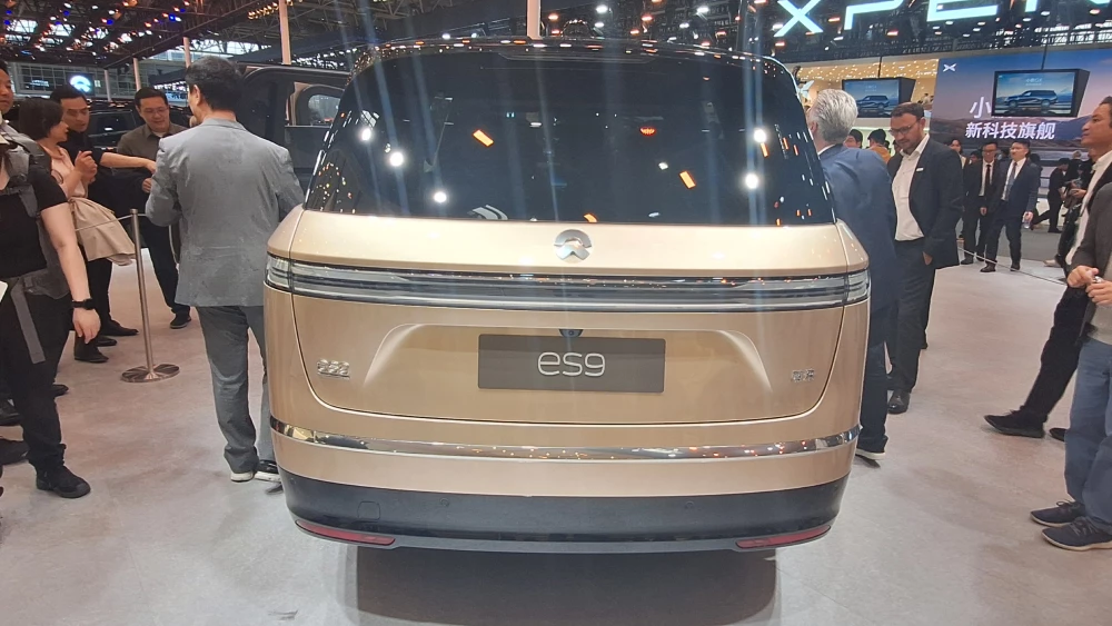 пекинский автосалон в пекине 2026 nio es9 кроссовер сзади