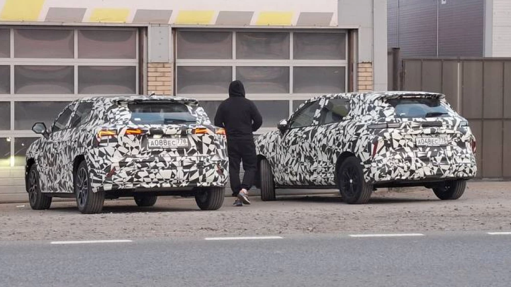 Кроссовер Omoda C4 заметили в России во время тестов сзади камуфляж tenet plus l4 lepas l4 chery