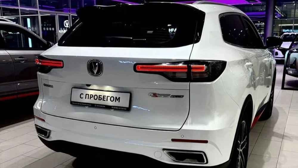 Подержанный кроссовер Changan Uni-S с пробегом Чанган Центр Архангельск сбоку сзади