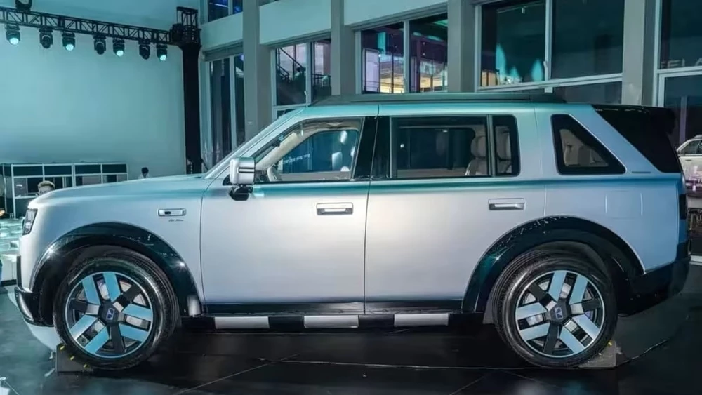 кроссовер freelander 8 сбоку 2026