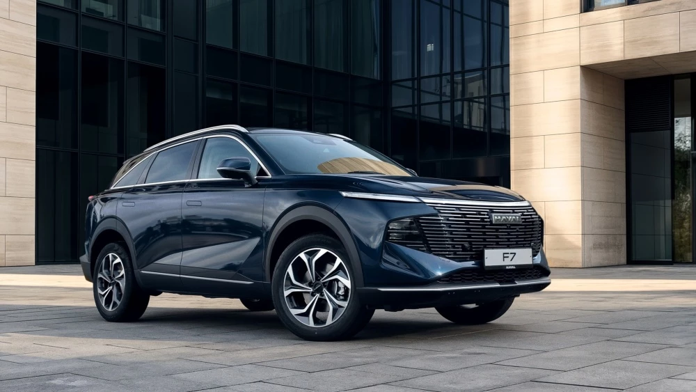 цены обновленного haval f7 назвали в России кроссовер сбоку спереди