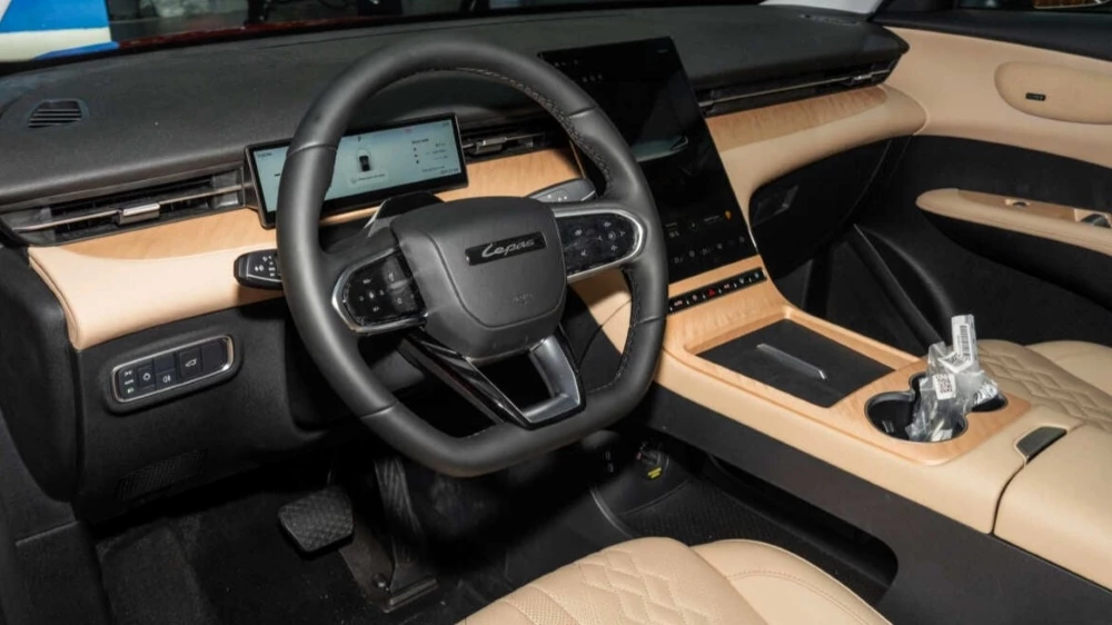 кроссовер lepas l6 ev интерьер салон в Китае