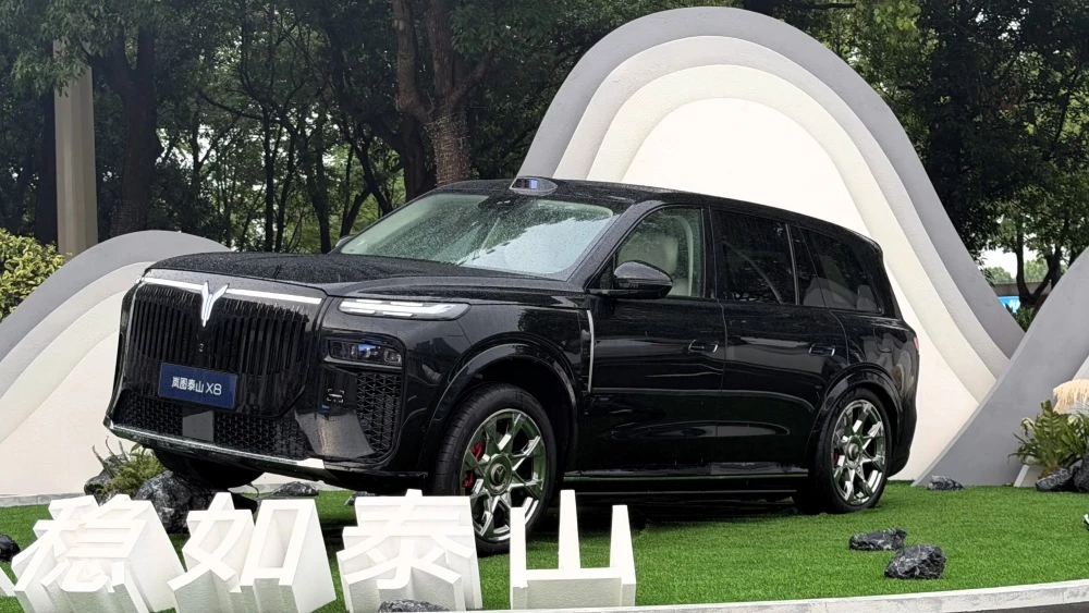 Продажи нового Voyah Taishan X8 начались в Китае. Как оснащается и сколько стоит старт продаж voyah taishan x8 спереди сбоку кроссовер