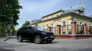 Belgee X70 10 тысяч километров черный сбоку спереди