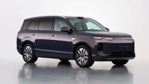 BYD Seal 08 сбоку спереди