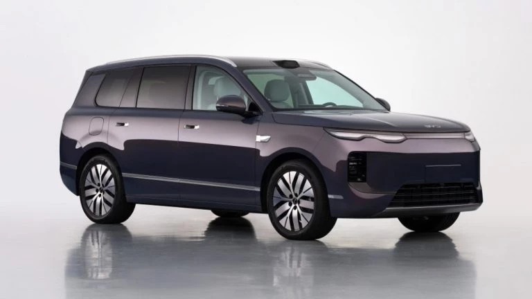 BYD Seal 08 сбоку спереди