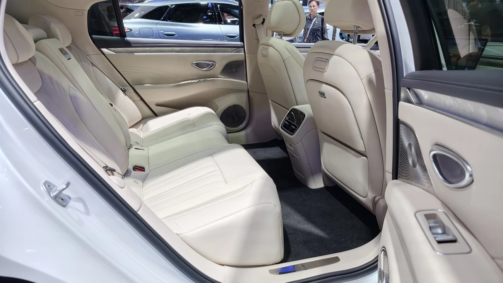 BYD Seal 08 Пекинский автосалон салон интерьер сиденья второй ряд