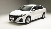 Changan Eado Plus сбоку спереди