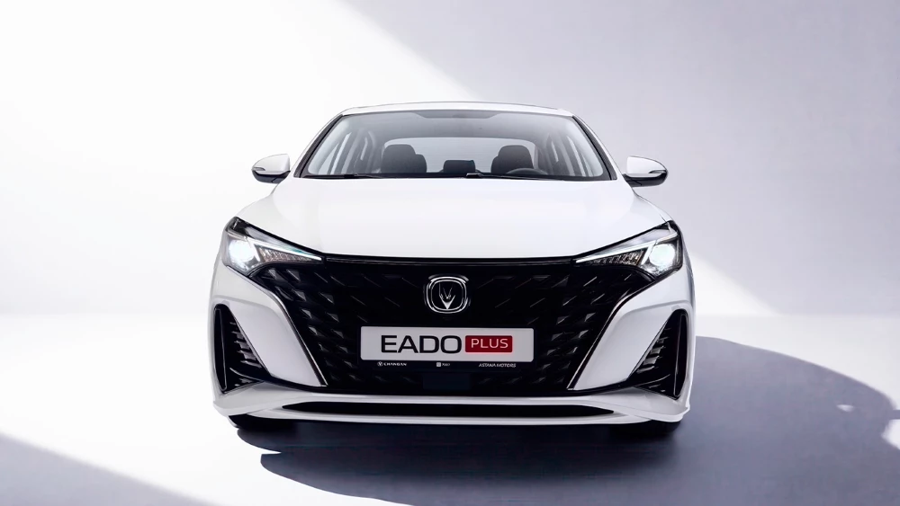 Changan Eado Plus спереди