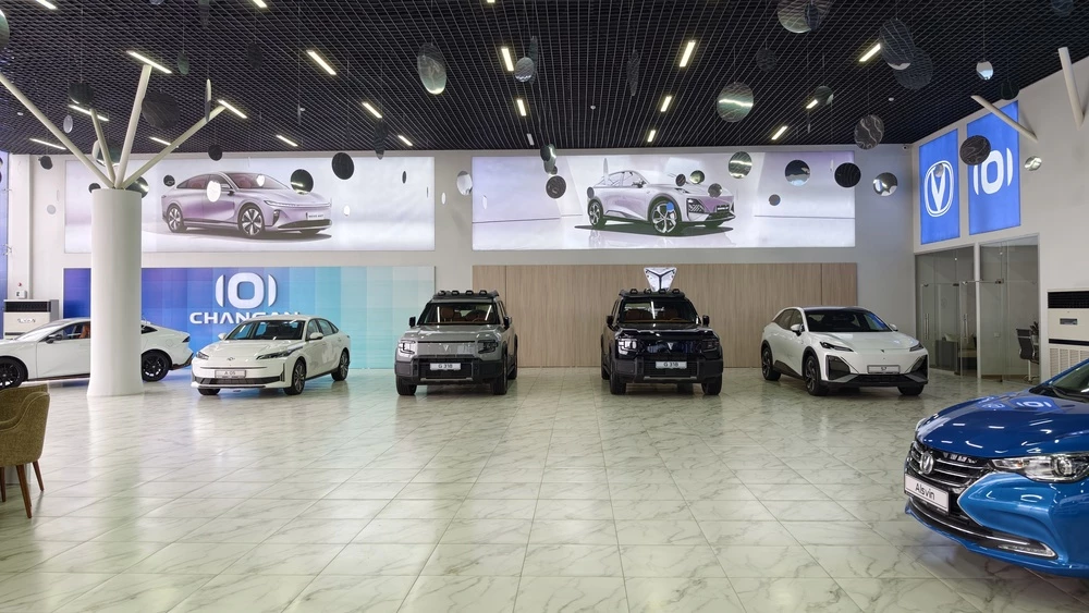 Автосалон Changan Deepal в Таджикистане Душанбе логотип шоурум