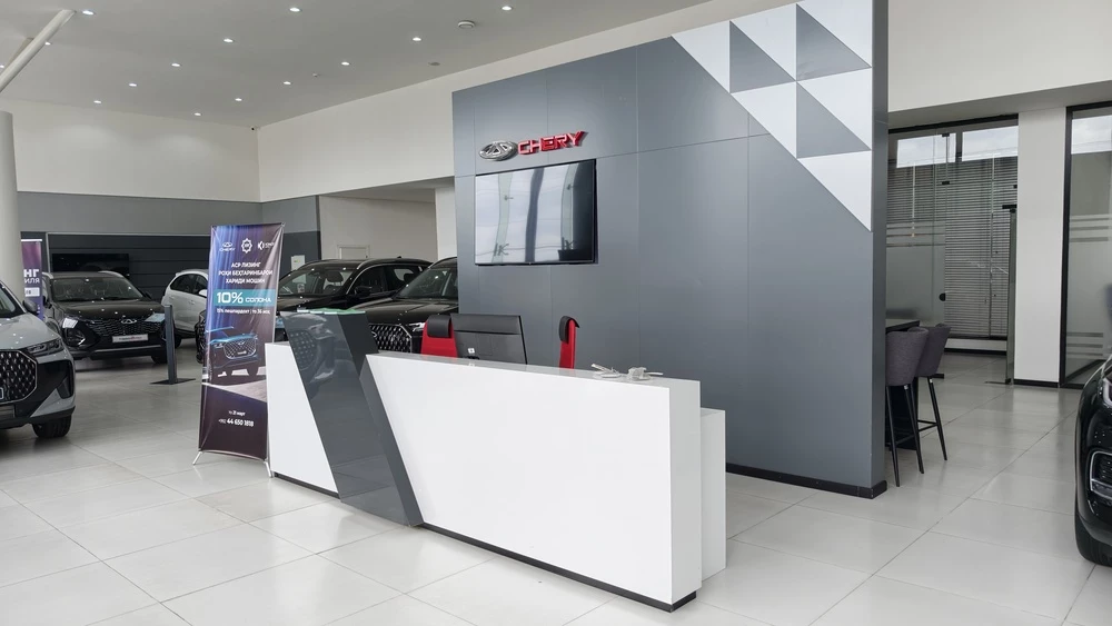 Автосалон Chery в Таджикистане Душанбе логотип шоурум