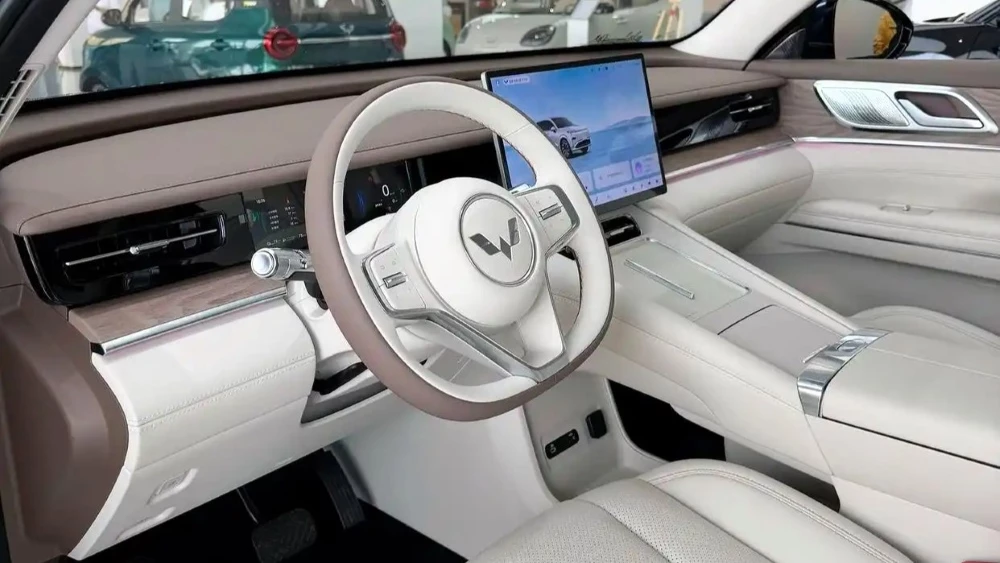 кроссовер wuling starlight l в Китае интерьер салон