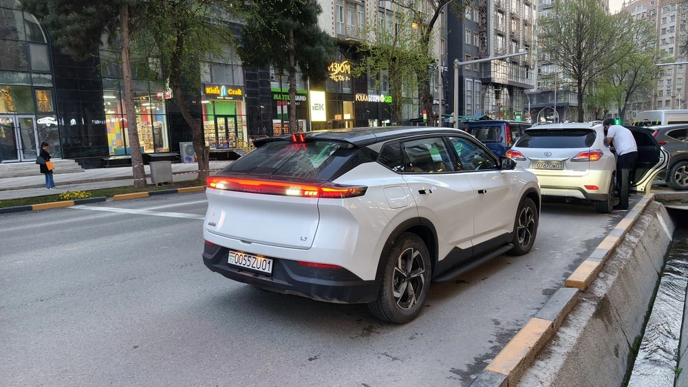 Dongfeng Aeolus L7 Душанбе сбоку сзади таджикистан