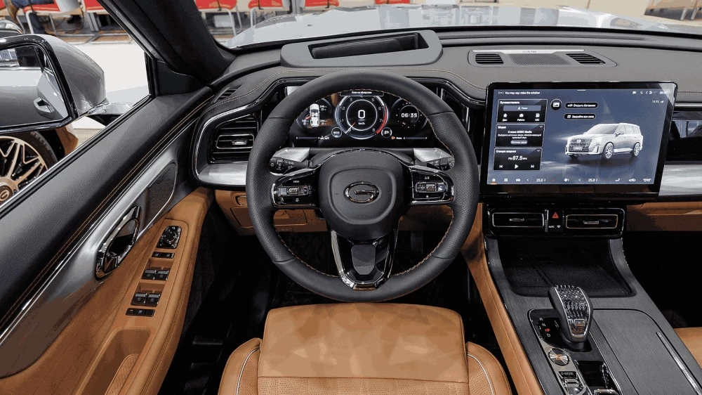 GAC GS8 у дилера в автосалоне GAC Бизнес Кар Серебряный бор салон интерьер