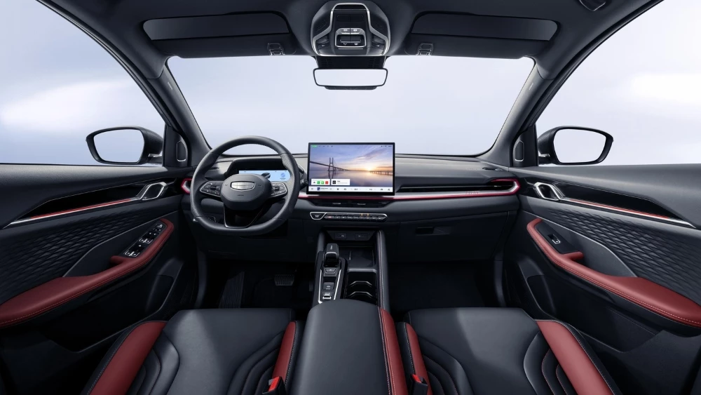 Кроссовер Geely Coolray салон интерьер 2026