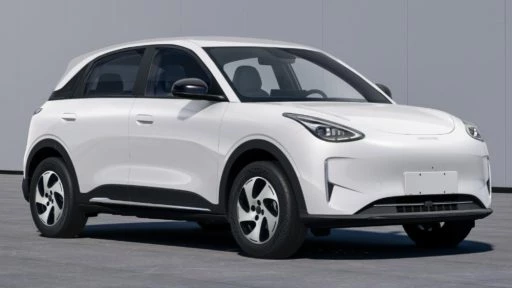 Электрический хетчбэк Geely EX2 Ultra сбоку спереди