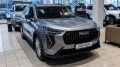 Обновленный кроссовер Haval Jolion сбоку спереди у дилера в автосалоне Элан Моторс Санкт-Петербург