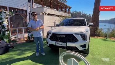 Первые обзоры кроссовера Haval Jolion Max сбоку спереди чили rutamotor