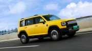 Haval Raptor Plus сбоку спереди в динамике