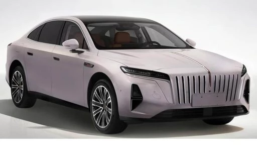 Седан Hongqi H7 второго поколения сбоку спереди