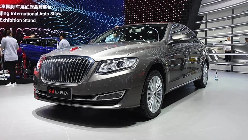 Седан Hongqi H7 первого поколения автосалон в пекине 2018