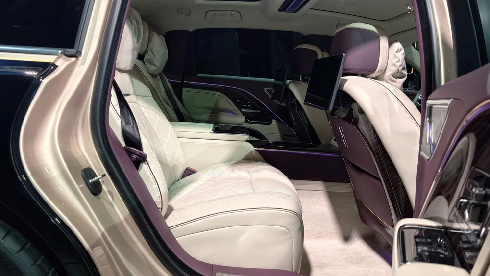 Hongqi Golden Sunflower Guoya салон интерьер второй ряд сиденья