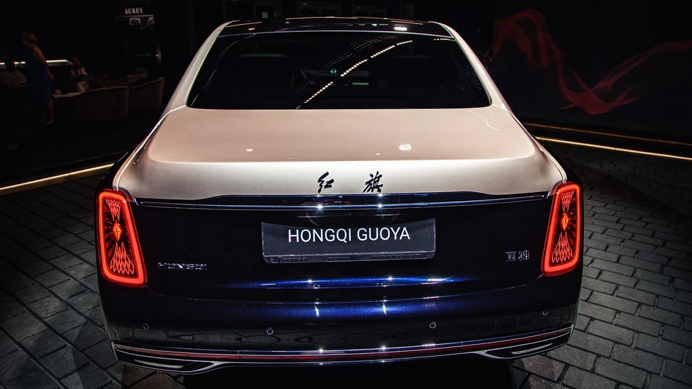 Hongqi Golden Sunflower Guoya сзади презентация в России