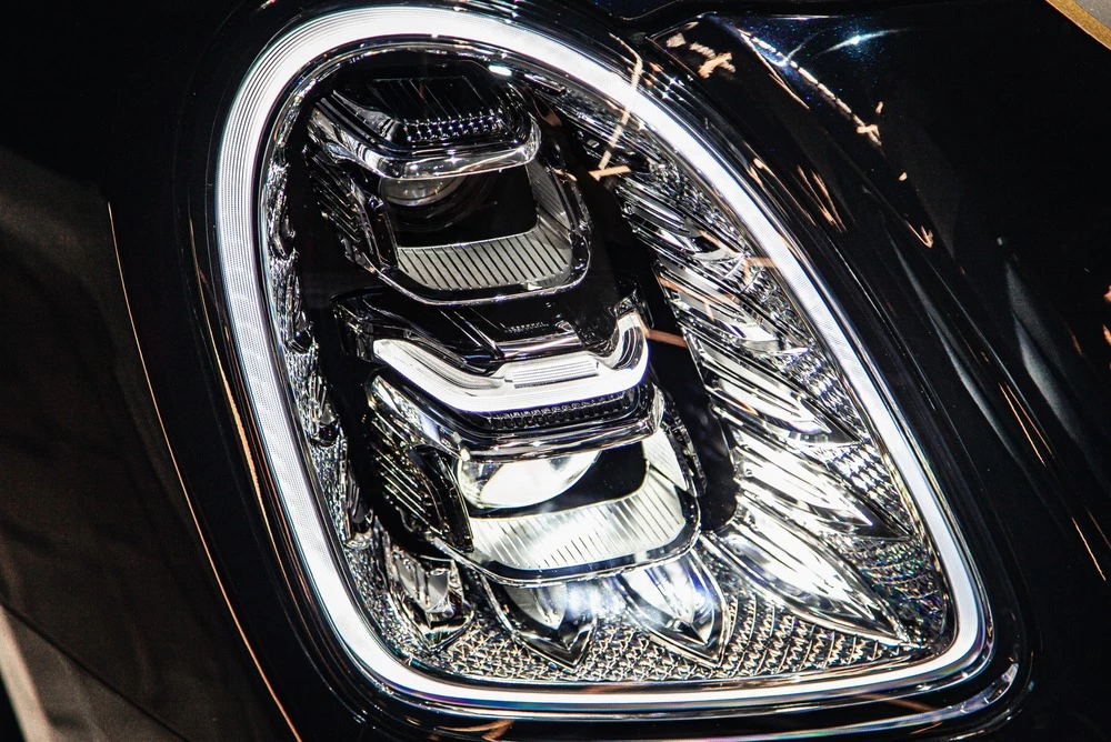Hongqi Golden Sunflower Guoya презентация в России фара