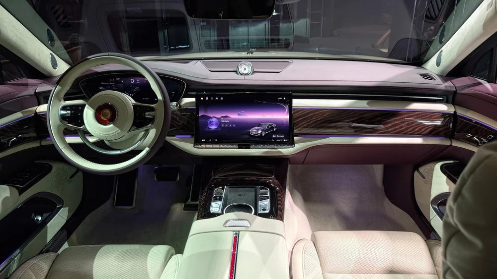 Hongqi Golden Sunflower Guoya салон интерьер