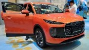 кроссовер lepas l6 lsh спереди сбоку в Китае гибрид