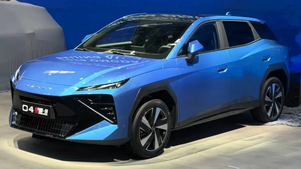кроссовер chery omoda c4 в пекине спереди