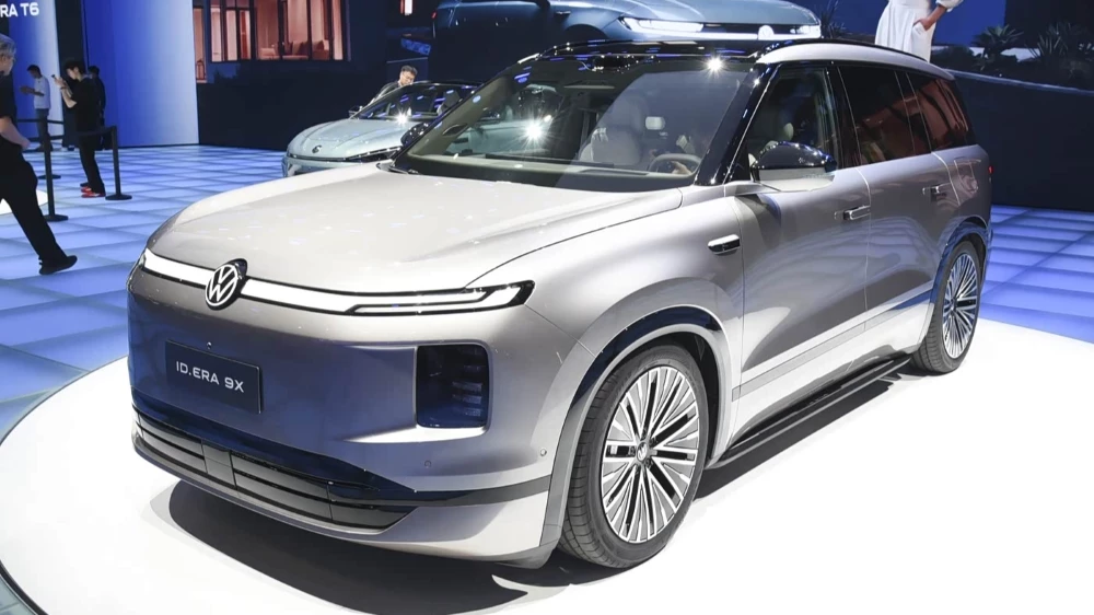 Volkswagen ID.ERA 9X пекинский автосалон 2026 сбоку спереди