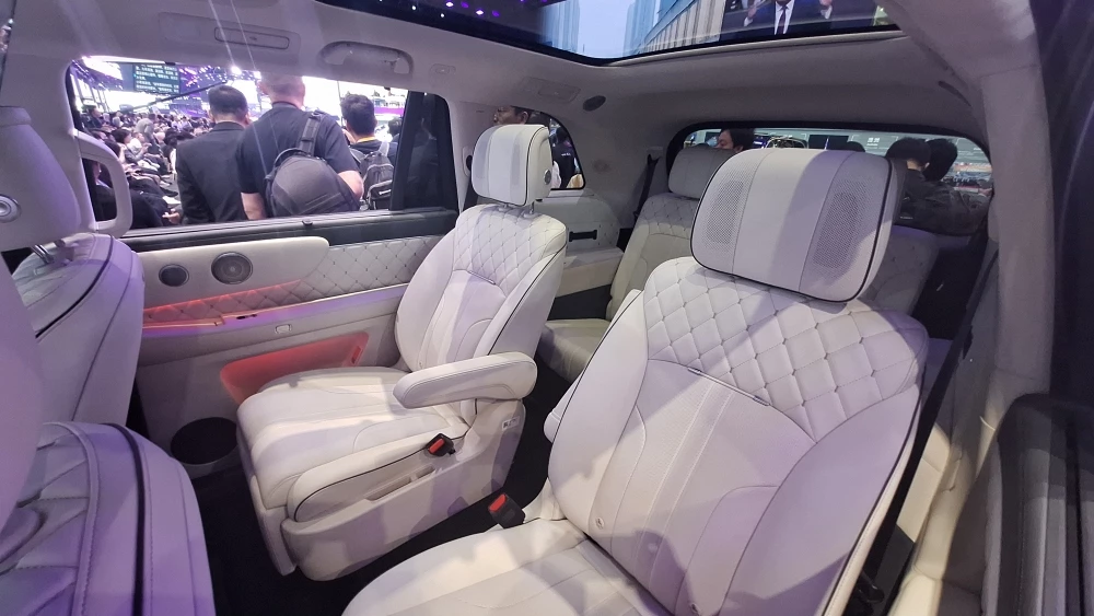 Кроссовер Wey V9X на автосалоне в Пекине 2026 салон интерьер