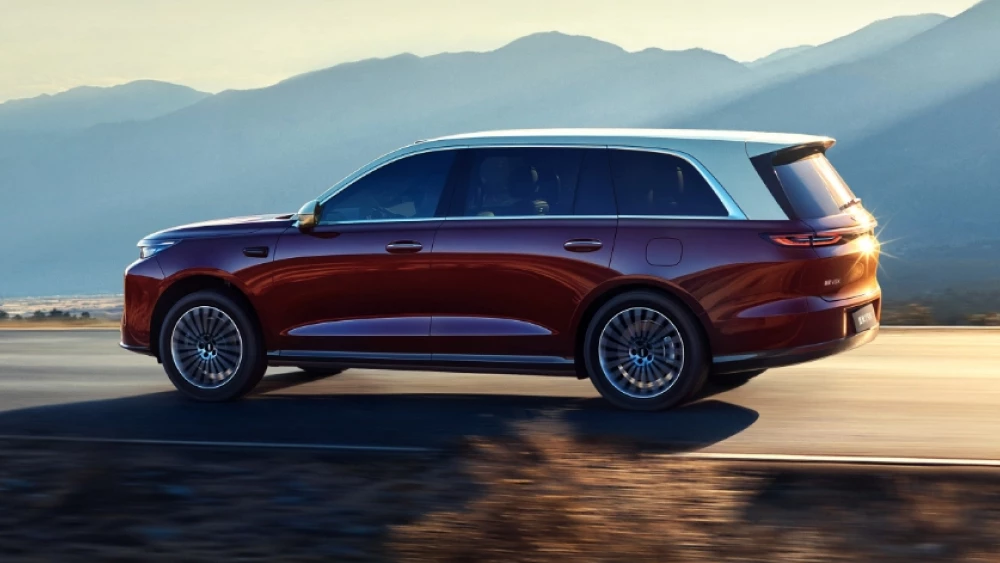 wey v9x старт продаж цены комплектации сбоку сзади кроссовер красный удлиненный