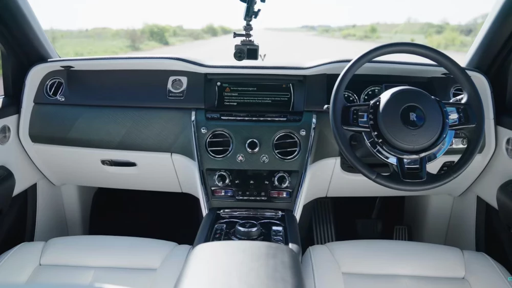 rolls-royce cullinan салон