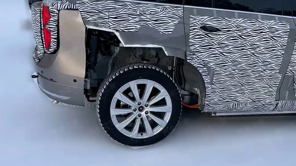 удлиненный gac s9l кроссовер в китае сбоку