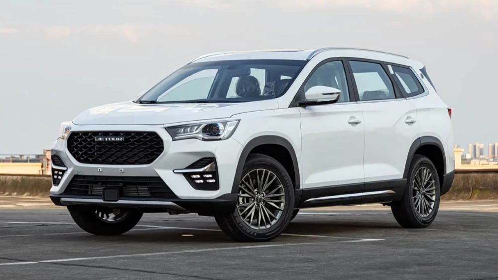 кроссовер jetour x90 спереди сбоку в Китае