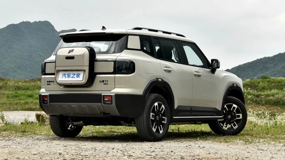кроссовер jetour shanhai t1 2026 сзади сбоку