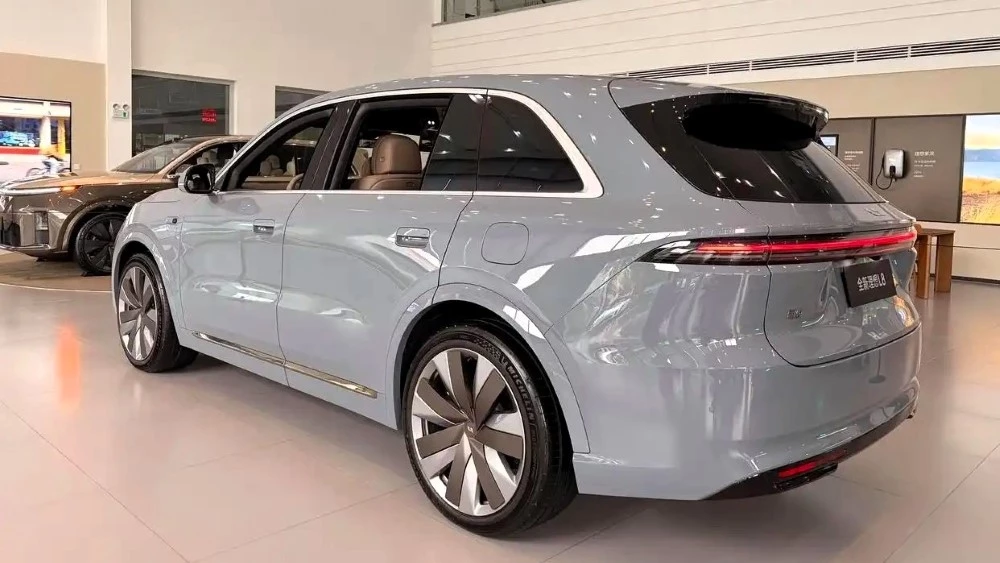 li auto l8 кроссовер сбоку сзади новое поколение в Китае