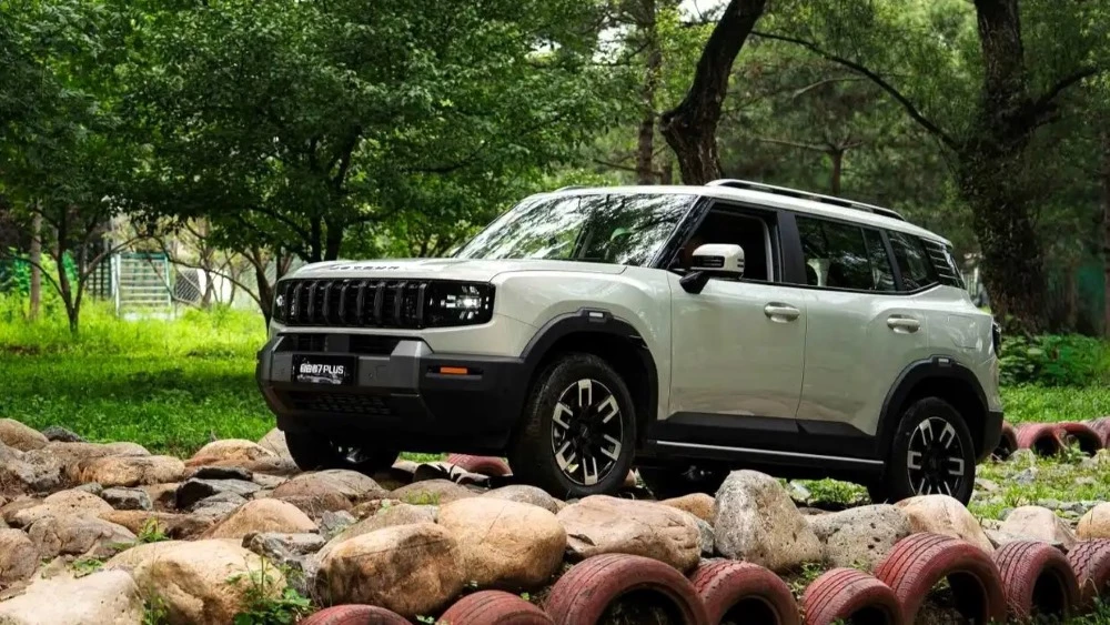 кроссовер jetour 7 plus t1 2026 спереди сбоку