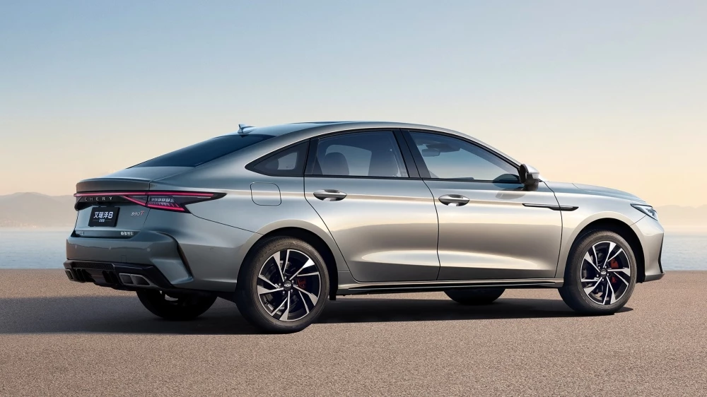 chery arrizo 8 2.0 обновленный седан 2026 сзади боку