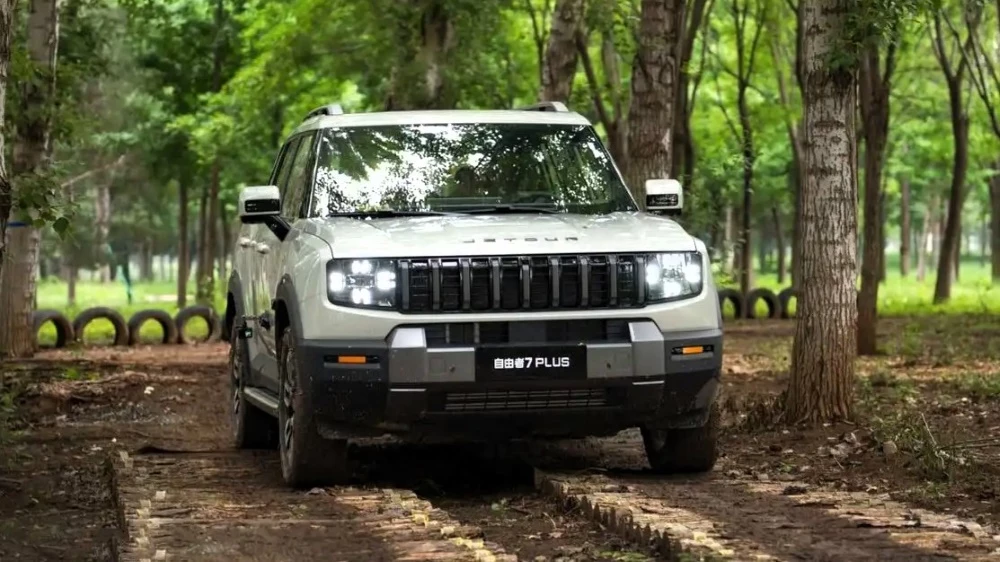 кроссовер jetour 7 plus t1 2026 спереди